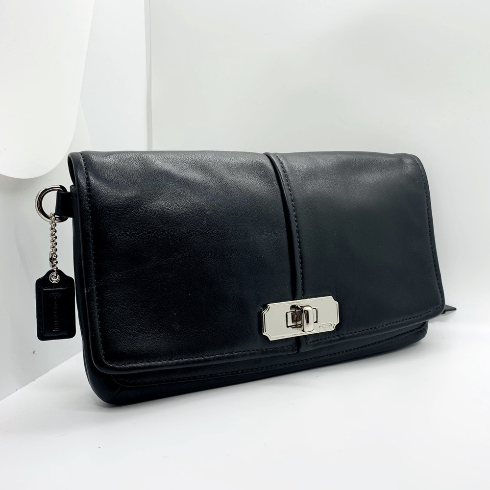 COACH✨Large Chelsea Kristin Leather Turnlock Wristlet